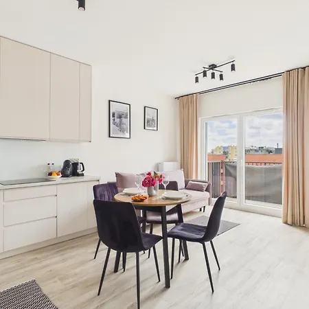 Metro Szwedzka Ac & Parking By Solarento Apartamento *