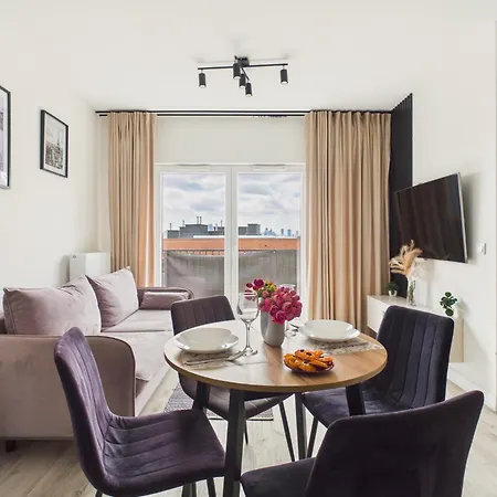 Metro Szwedzka Ac & Parking By Solarento Apartamento
